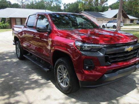 Used 2025 Chevrolet Colorado LT w/ LT Convenience Package RWD image 7