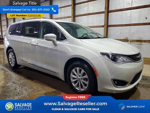 Used 2019 Chrysler Pacifica Touring-L FWD image 5