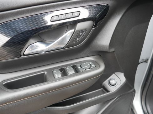 Used 2023 GMC Terrain AT4 image 19