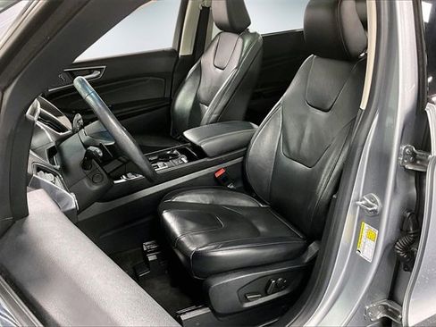 Used 2020 Ford Edge Titanium w/ Equipment Group 301A image 22
