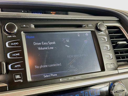 Used 2016 Toyota Highlander Limited Platinum FWD image 21