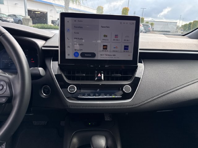 Used 2025 Toyota Corolla SE w/ SE Premium Package FWD image 20
