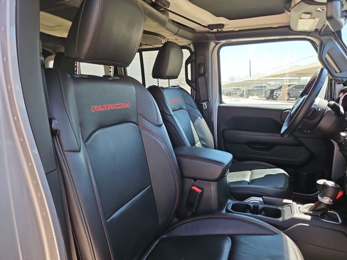 Used 2018 Jeep Wrangler Unlimited Rubicon image 33