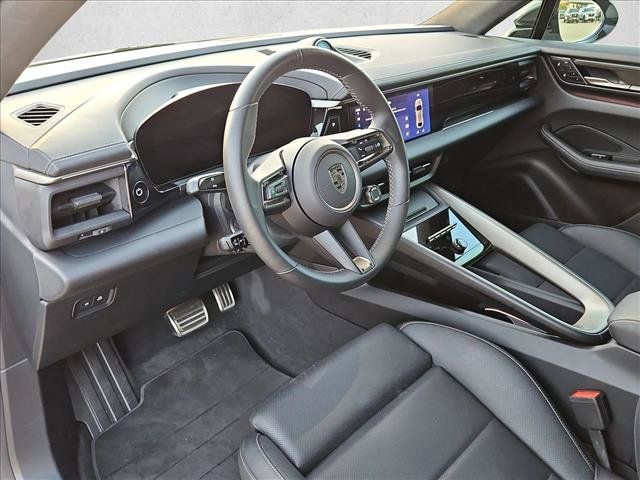 Used 2025 Porsche Macan Turbo Electric AWD/4WD image 10