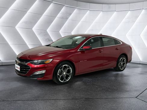 Used 2024 Chevrolet Malibu LT image 3