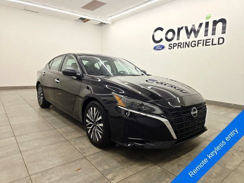 Used 2025 Nissan Altima 2.5 SV FWD image 6