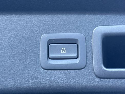 Used 2025 MAZDA CX-30 AWD 2.5 S w/ Preferred Package image 19