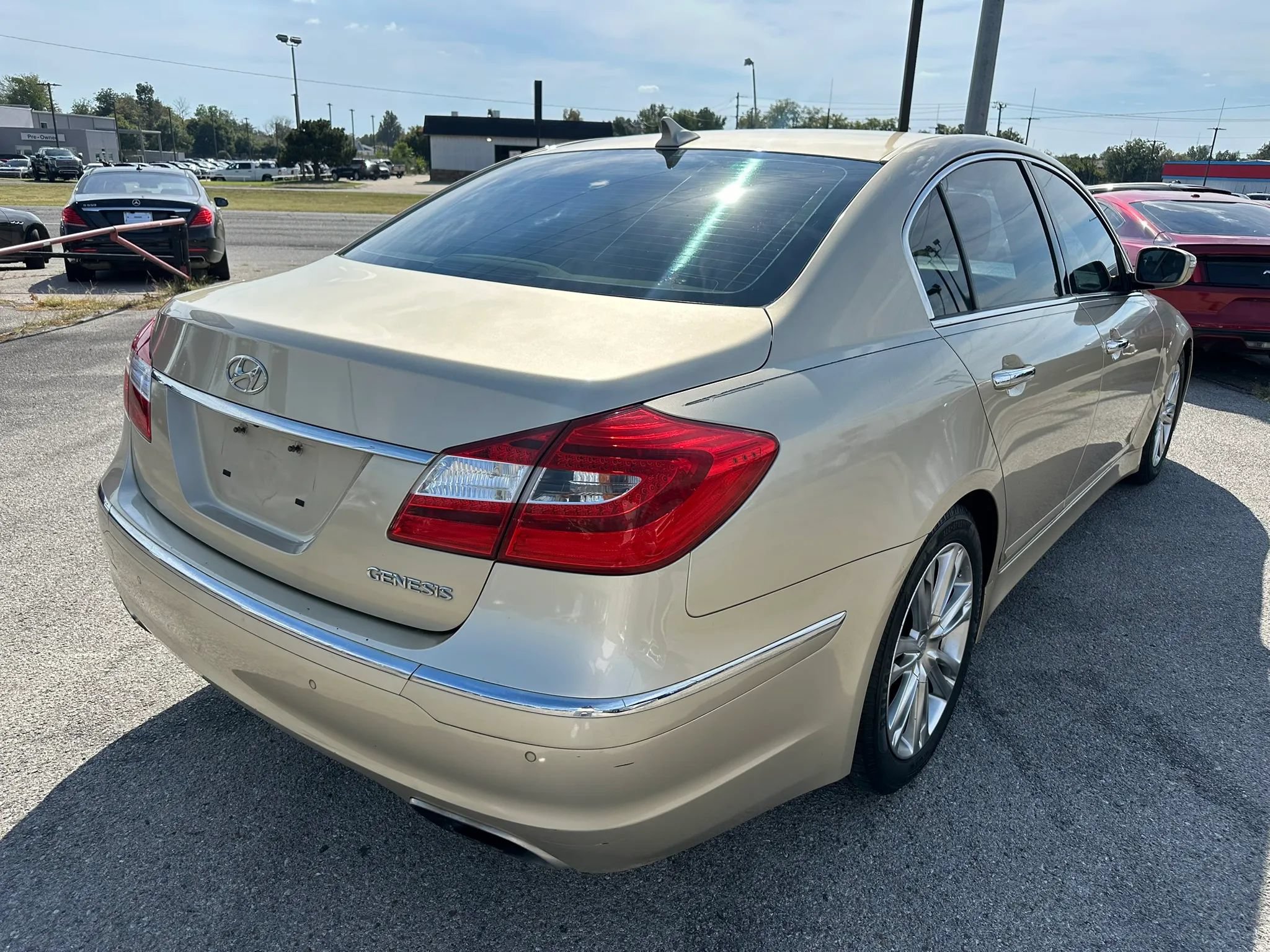 Used 2012 Hyundai Genesis 3.8 w/ Premium Pkg RWD image 34