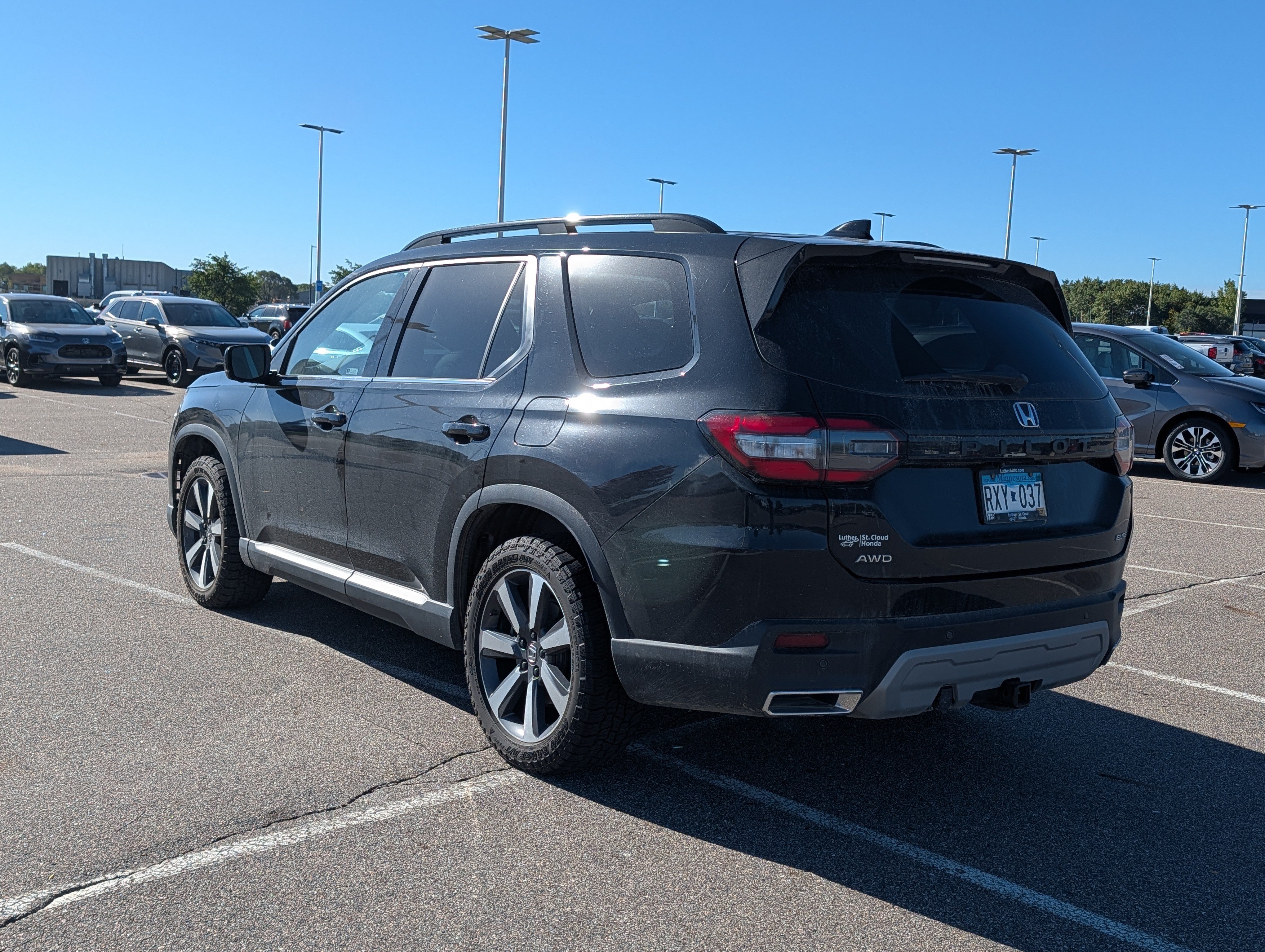 Used 2023 Honda Pilot Elite image 3