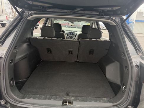 Used 2022 Chevrolet Equinox LS AWD/4WD image 16