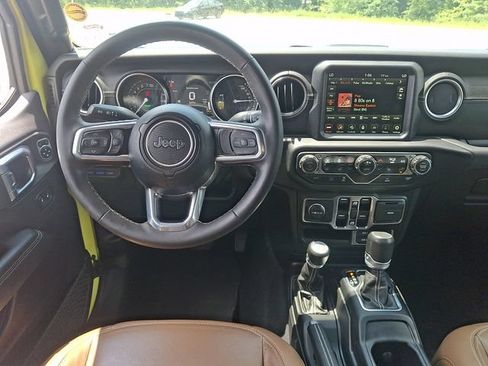 Used 2023 Jeep Wrangler Unlimited Sahara w/ Cold Weather Group AWD/4WD image 11