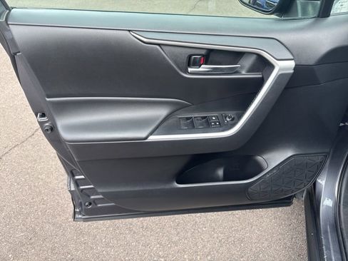 Used 2019 Toyota RAV4 XLE image 19