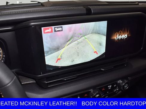 Used 2024 Jeep Wrangler Unlimited Sahara w/ Technology Group AWD/4WD image 12