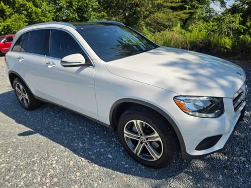 Used 2018 Mercedes-Benz GLC 300 4MATIC image 3
