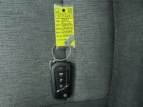 Used 2021 Toyota Camry LE w/ Carpet Mat Package (TMS) FWD image 43