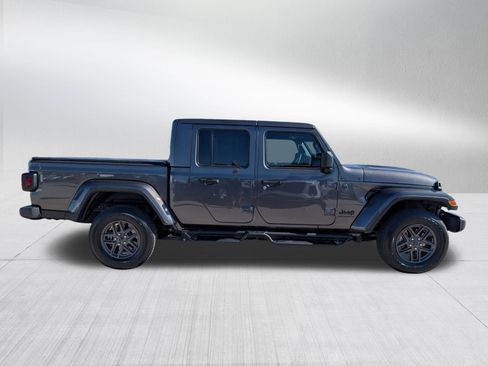 Used 2025 Jeep Gladiator Sport AWD/4WD image 7