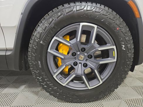 Used 2023 Rivian R1T Adventure image 12