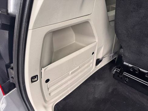 Used 2019 Dodge Grand Caravan SXT image 11