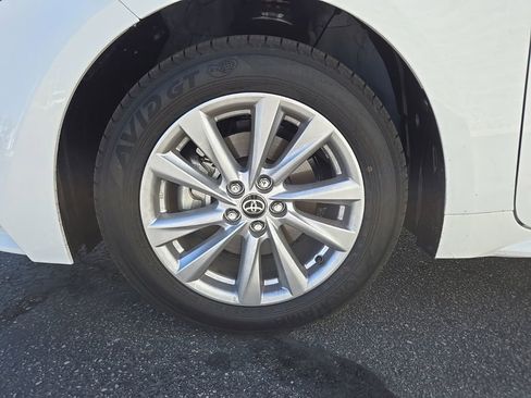 Used 2026 Toyota Corolla LE w/ LE Premium Package FWD image 12