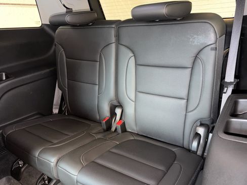 Used 2023 GMC Acadia SLT FWD image 23