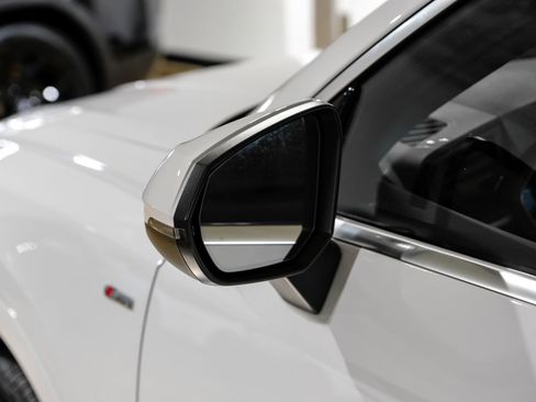 Used 2024 Audi Q3 2.0T Premium w/ Convenience Package image 42