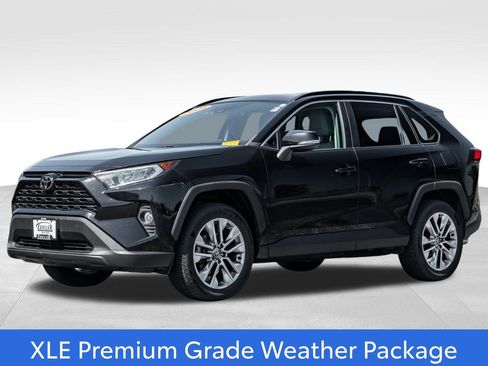 Used 2021 Toyota RAV4 XLE Premium AWD/4WD image 3