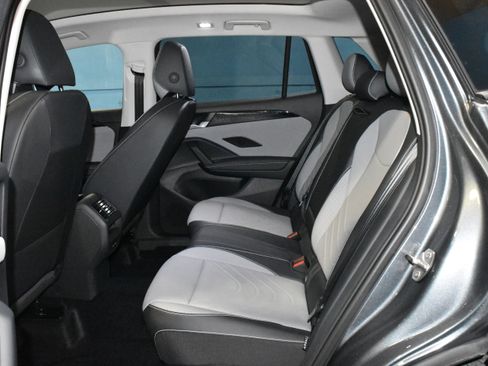 New 2026 Volkswagen Tiguan SE AWD/4WD image 17