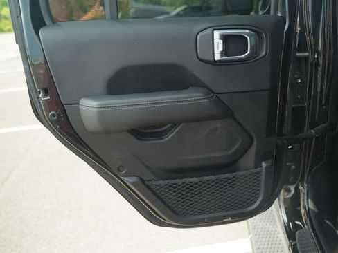 Used 2021 Jeep Wrangler Unlimited Sahara w/ LED Lighting Group AWD/4WD image 16