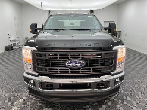 New 2026 Ford F250 XL w/ XL Chrome Package image 12