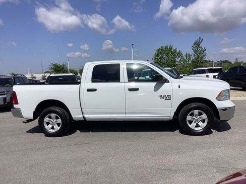 Used 2023 RAM 1500 Classic SLT w/ Electronics Group AWD/4WD image 4