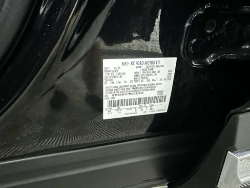 Used 2021 Ford Explorer Limited w/ Equipment Group 301A AWD/4WD image 35