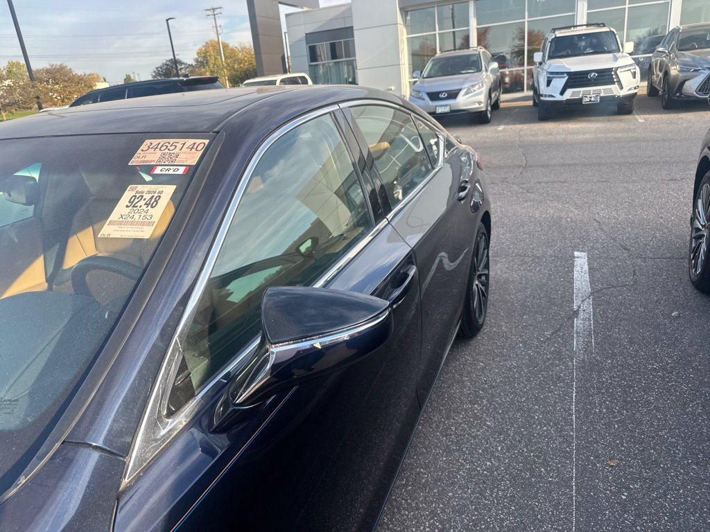 Used 2024 Lexus ES 350 w/ Premium Package FWD image 11