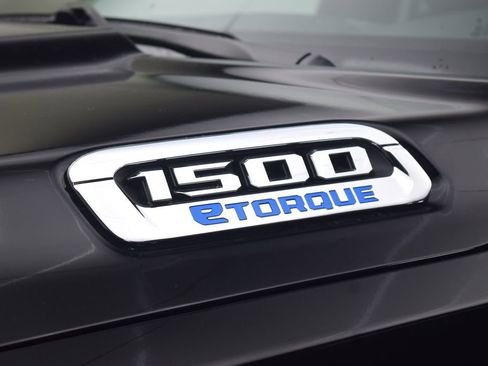 New 2026 RAM 1500 4x4 Crew Cab image 15