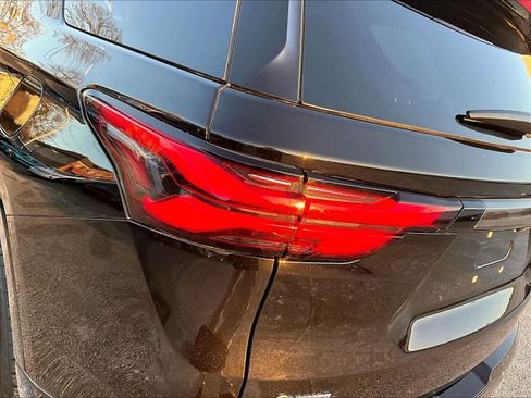 Used 2023 Chevrolet Traverse Premier w/ Redline Edition image 34