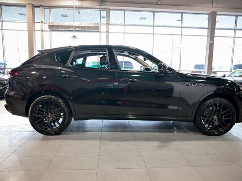 Used 2022 Maserati Levante Modena image 4
