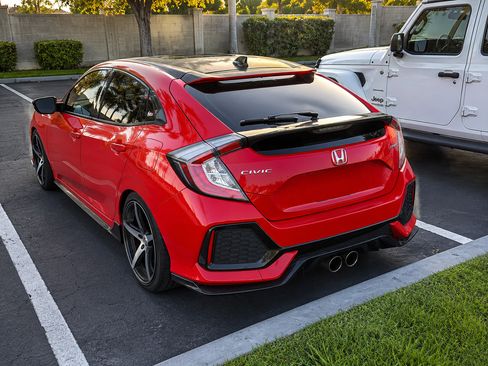 Used 2017 Honda Civic Sport image 2