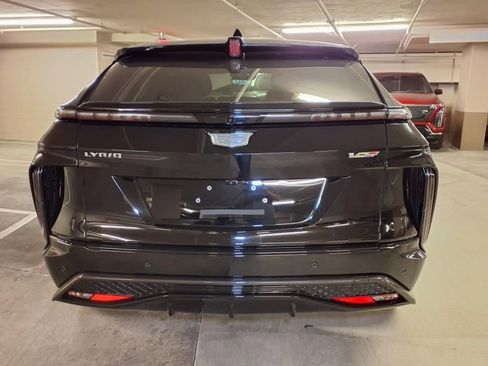 New 2026 Cadillac Lyriq V w/ Exterior Carbon Fiber Package AWD/4WD image 7