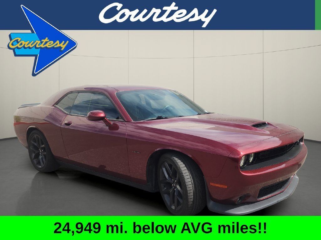 Used 2019 Dodge Challenger R/T w/ Blacktop Package RWD image 1
