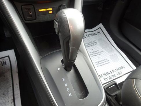 Certified 2022 Chevrolet Trax LT w/ LT Convenience Package image 16