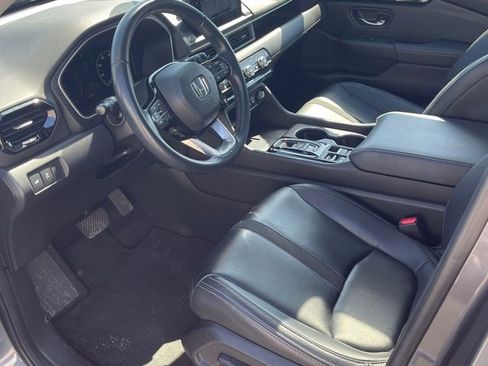 Used 2023 Honda Pilot Touring image 7