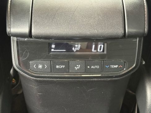 Used 2024 Toyota Highlander LE image 36