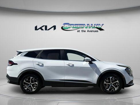 Used 2024 Kia Sportage EX FWD image 8