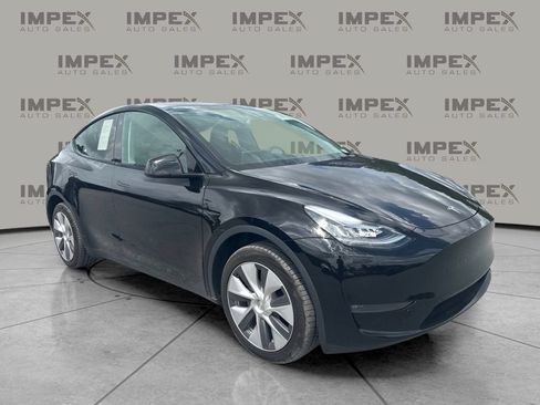 Used 2023 Tesla Model Y Long Range AWD/4WD image 4