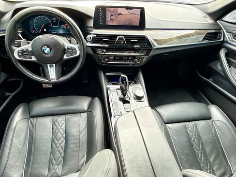 Used 2019 BMW M550i xDrive w/ Dynamic Handling Package AWD/4WD image 15