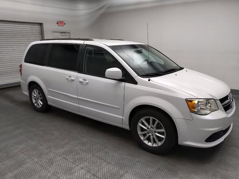 Used 2016 Dodge Grand Caravan SXT FWD image 11
