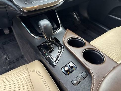 Used 2016 Toyota Avalon Limited w/ Toyota Safety Sense Package image 26