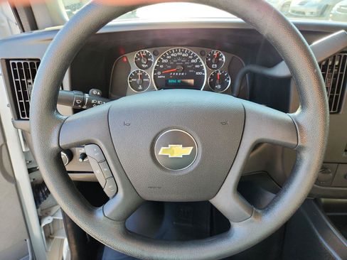 Used 2017 Chevrolet Express 3500 LT w/ LT Preferred Equipment Group RWD image 18