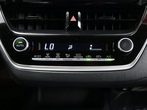 Used 2025 Toyota Corolla LE FWD image 19