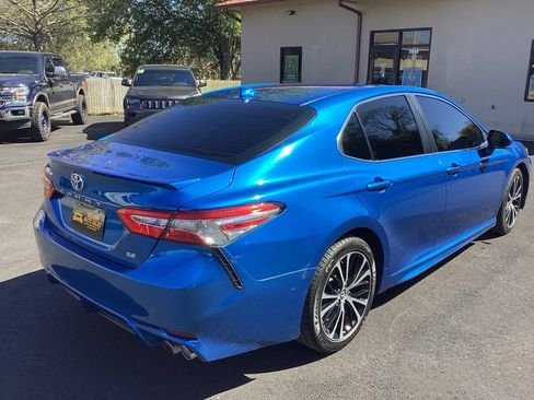 Used 2020 Toyota Camry SE w/ Convenience Package image 7