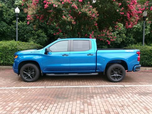 Used 2023 Chevrolet Silverado 1500 Custom w/ Rally Edition AWD/4WD image 7